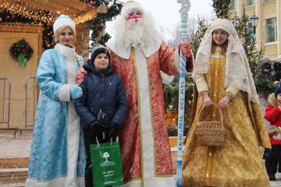 В Рязани Дед Мороз вручил приз зрительских симпатий в конкурсе подарков